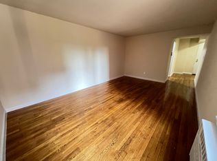 37-7 147th St #2R, Flushing, NY 11354