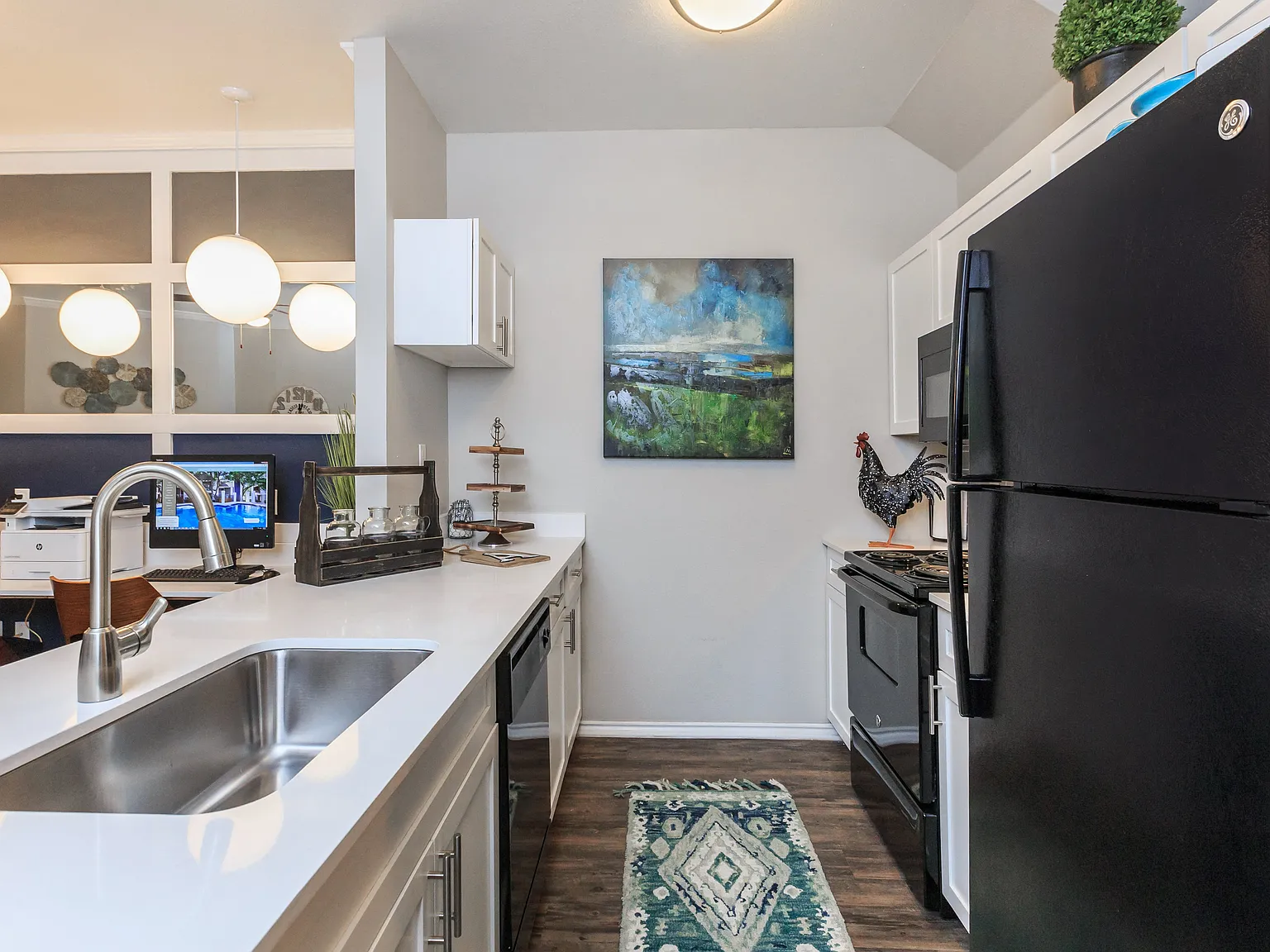 Apex Apartments — Photo 4
