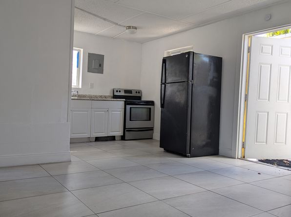 2160 NW 29th St APT 6