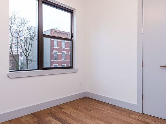 5th image of 368 Throop Ave #3