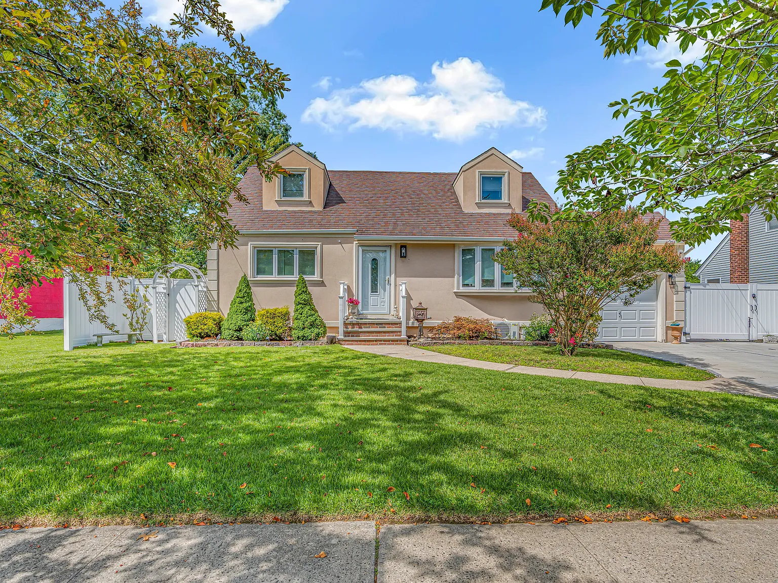 3 bed, $4,500 — Photo 1
