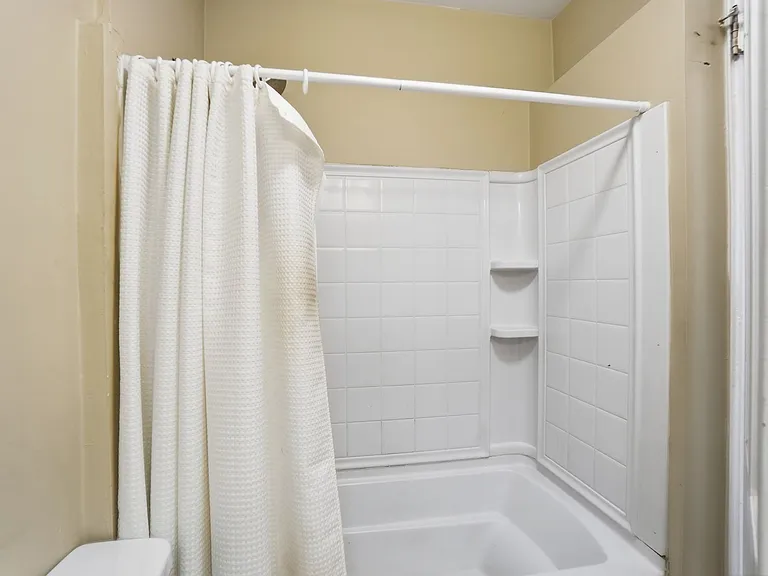 1220 Louden St — Photo 23