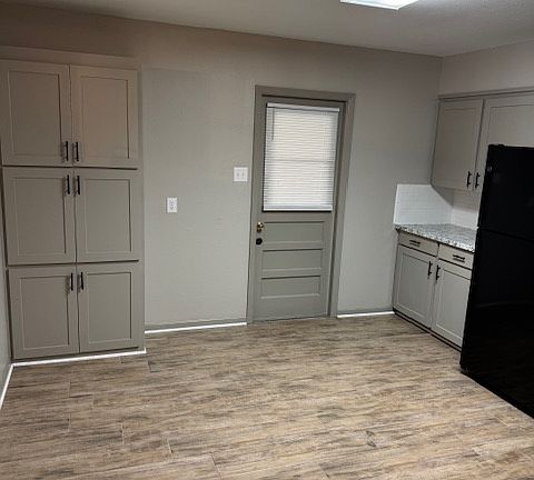 5th image of 3207 Stafford St