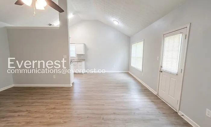 248 Bridgeport Ln — Photo 8