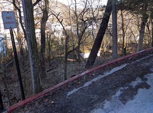 Armstrong St, Eureka Springs, AR 72632