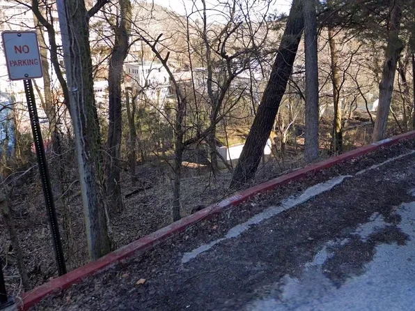 Armstrong St, Eureka Springs, AR 72632