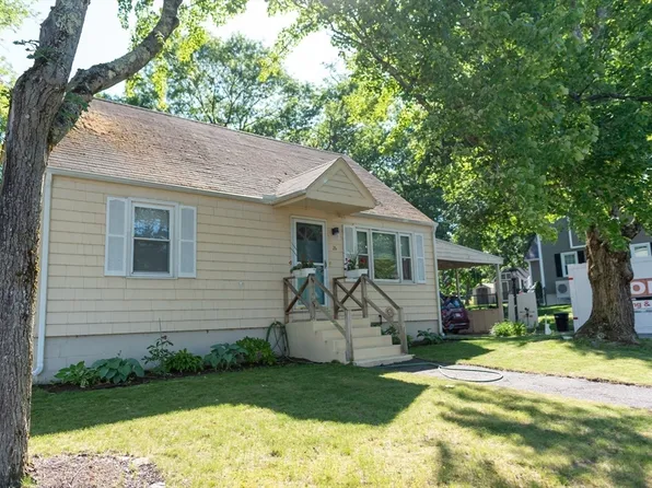 26 Sunset Rd, Dracut, MA 01826