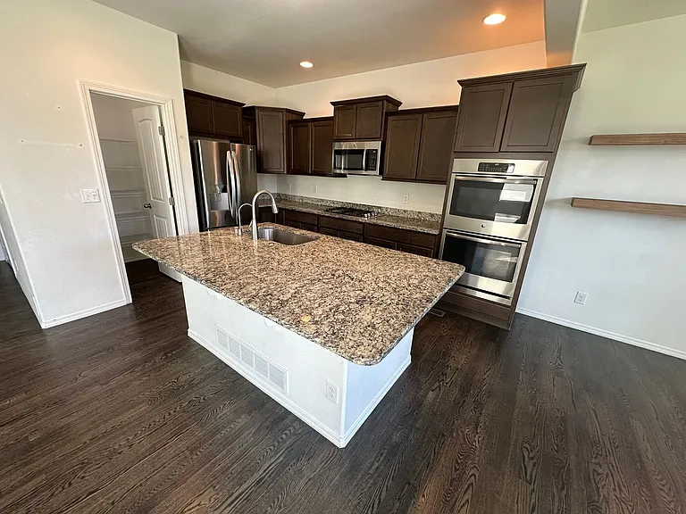 7226 Rim Bluff Ln — Photo 12