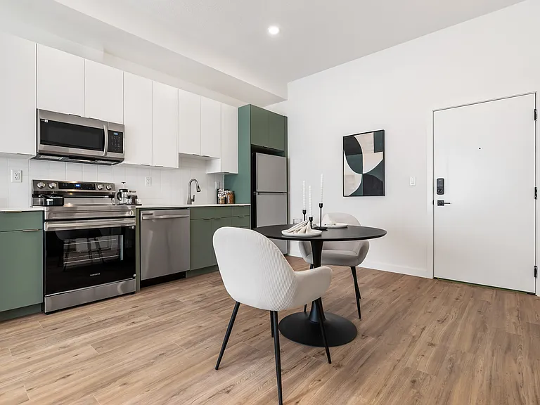 10 Kenton Way — Photo 3