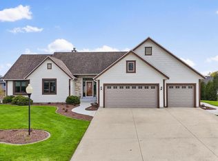 1227 Wegner Dr, Mukwonago, WI 53149