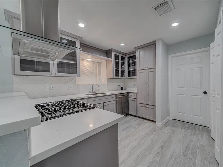 78 Brookflower Rd — Photo 2