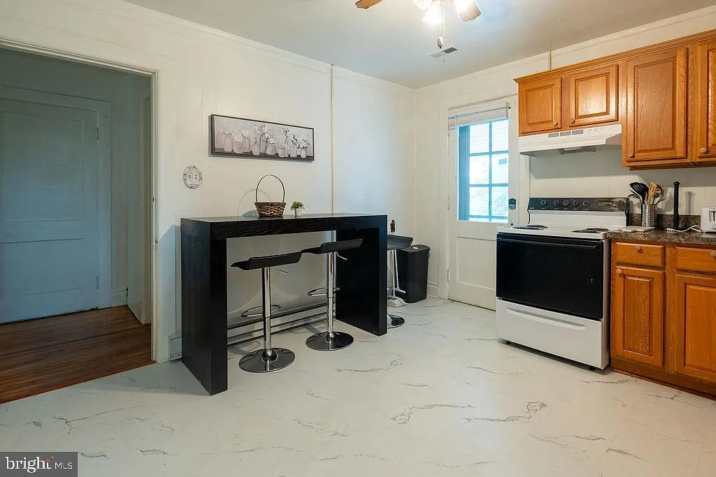Building Photo - 315 Frederick St #B