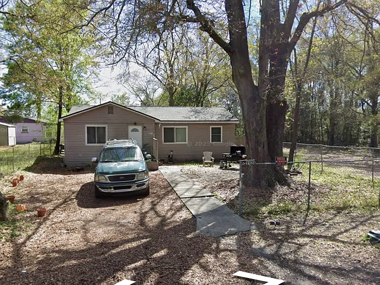 2028 W 6th St — Photo 5