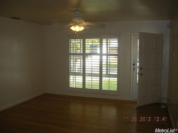4th image of 2020 Bowling Green Dr