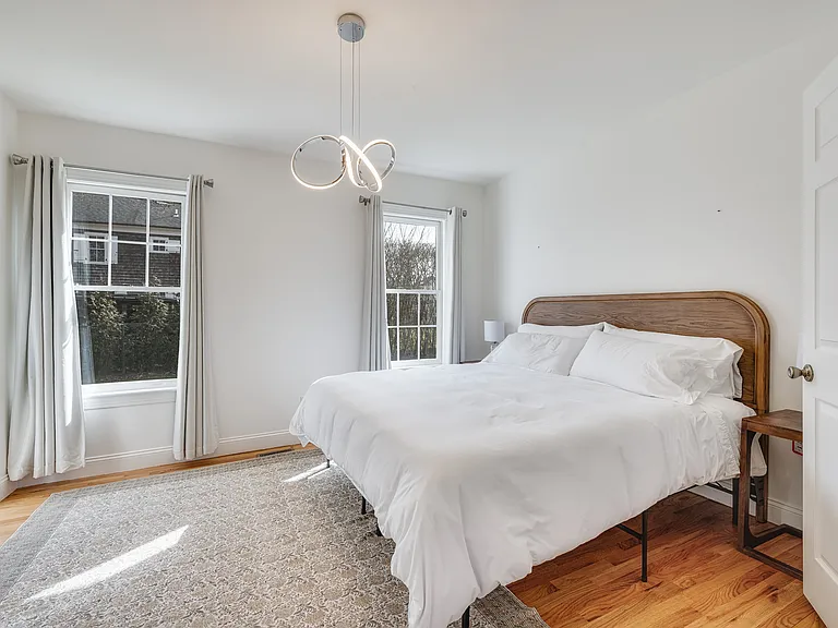 82 Powell Ave — Photo 11