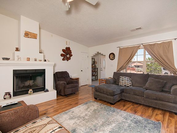 3rd image of 79 Turner Dr