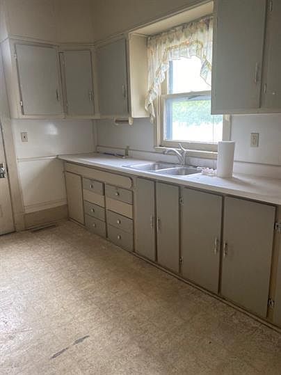 1st image of 122 W 27th St #1