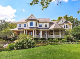 22W321 Ahlstrand Rd, Glen Ellyn, IL 60137