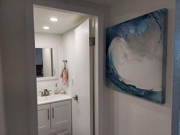 4th image of 19201 Collins Ave #1042