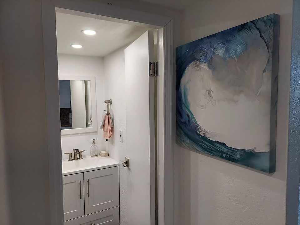 1st image of 19201 N Collins Ave #1042