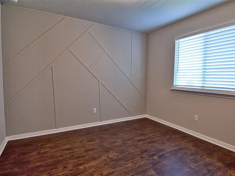 317 Clearlake Dr — Photo 18