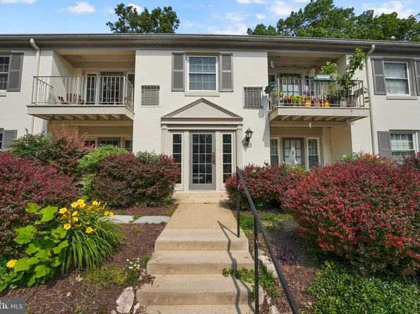 5904 Kingsford Rd #418, Springfield, VA 22152