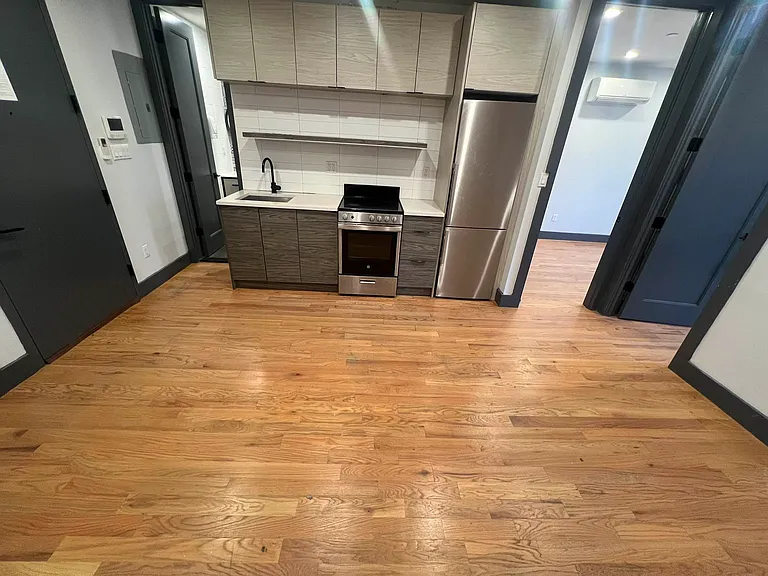 203 Rochester Ave #4B — Photo 3
