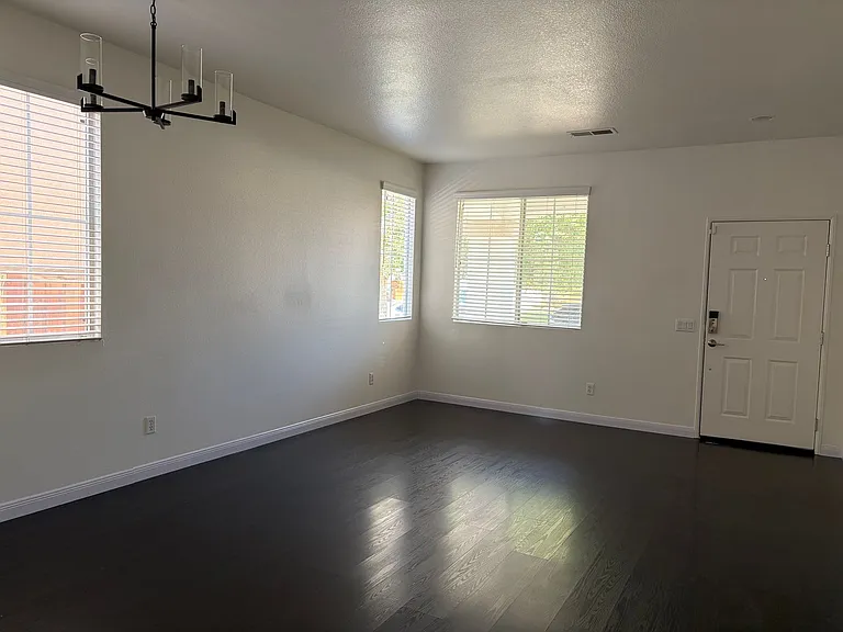 26772 Maris Ct — Photo 3