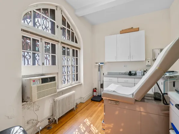 325 East 79th Street image 1 of 11