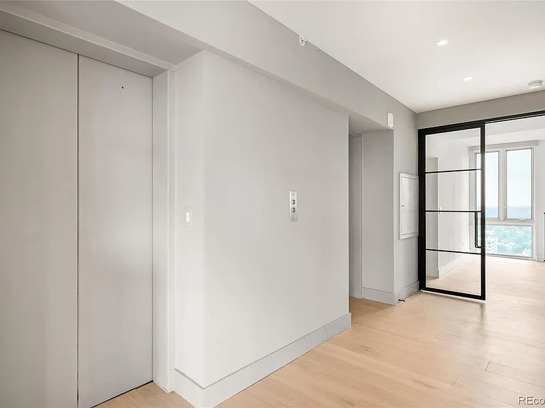 1133 Race St #16B — Photo 29