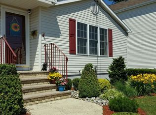 250 Division St, Keyport, NJ 07735