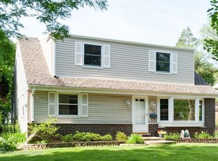 335 Stillwell Dr, Buffalo Grove, IL 60089