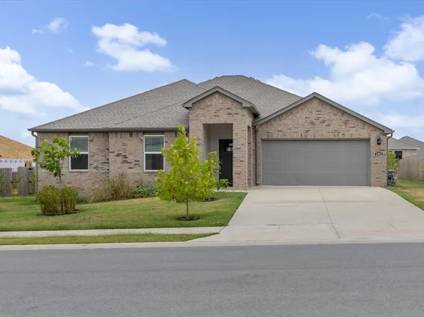 1022 Emerald St, Prairie Grove, AR 72753