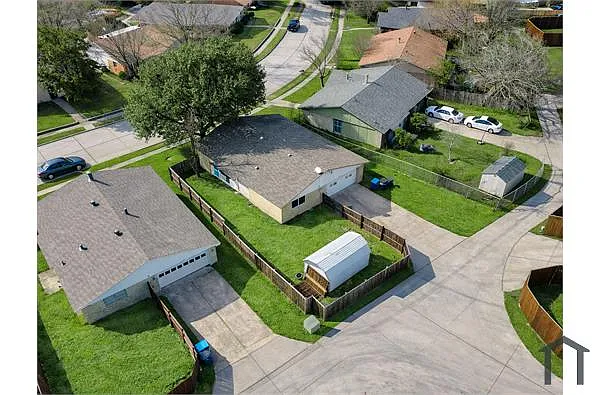 Building Photo - 6013 Cedar Ln