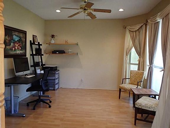 3rd image of 4207 Capstone Dr