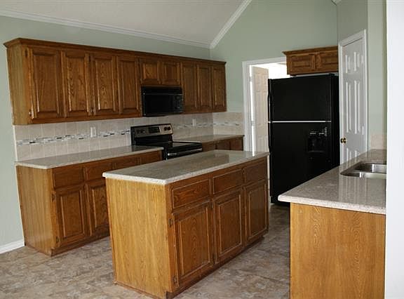 5th image of 8584 Creekview Dr