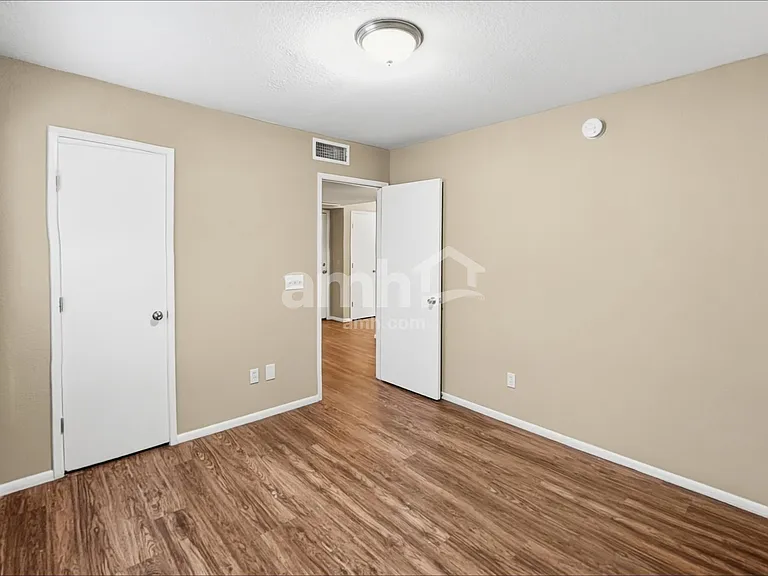 9957 E Paseo — Photo 12