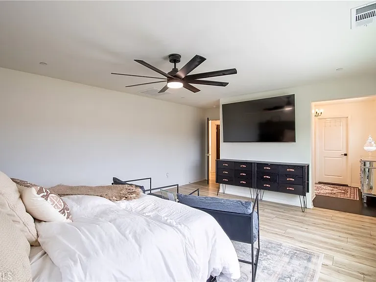 33063 Table Rock Dr — Photo 32