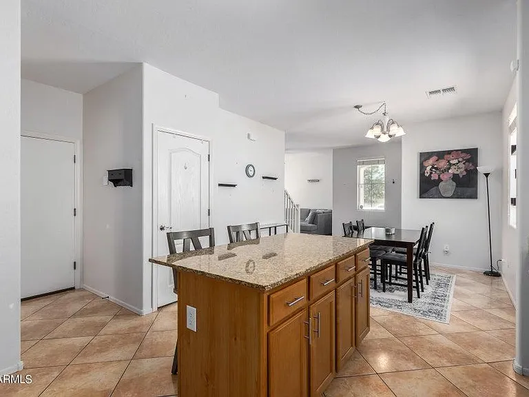 10056 E Isleta Ave — Photo 8