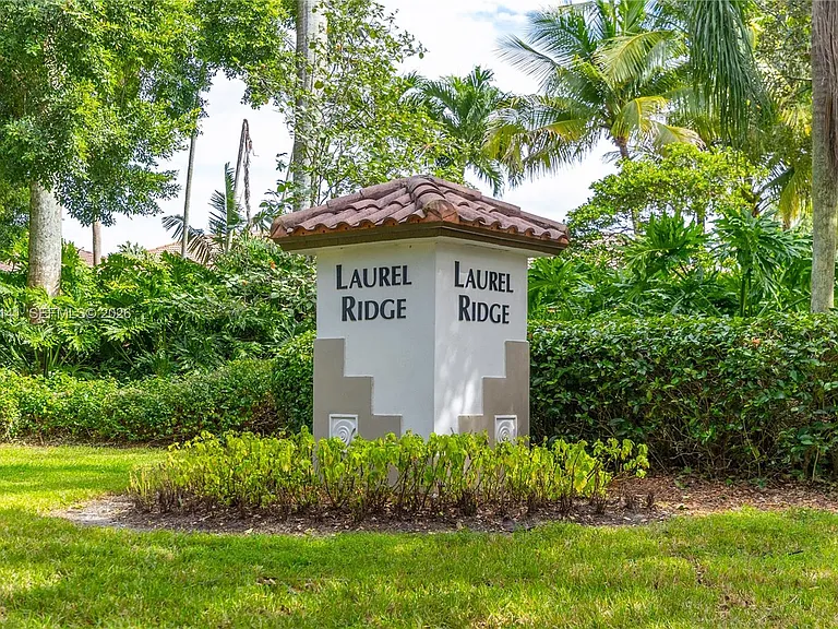 4228 Laurel Ridge Cir — Photo 3