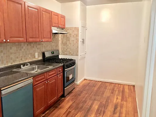 Rented by New York Residence | media 33