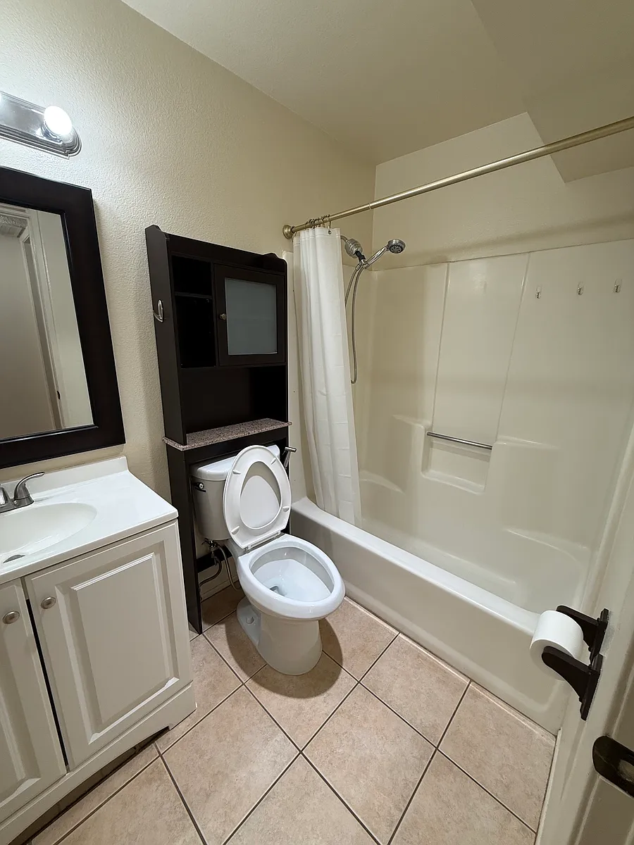 Building Photo - 235 N Verdugo Rd #5