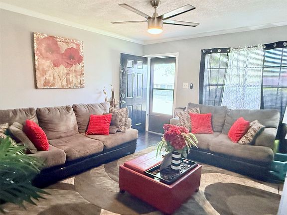 3rd image of 208 Austin Ave