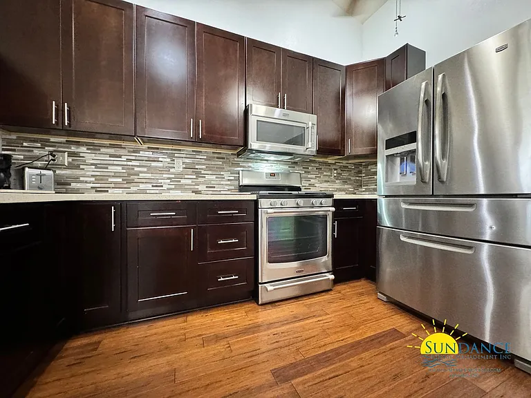 701 Lynn Brk E — Photo 6
