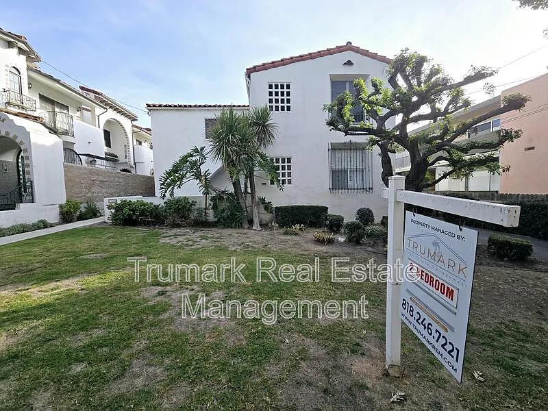 1346 N Columbus Ave #3