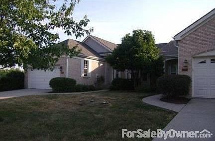 Living/Dining Great Room
						:
						Elegant ceilings and openness to kitchen, entry. Lots of light.