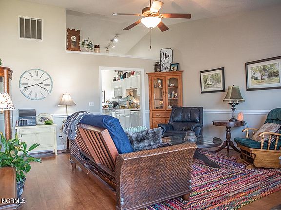 5th image of 2948 Jessica Dr