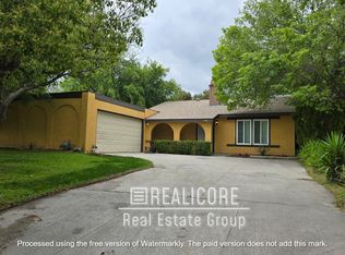 584 N Chestnut Ave, Rialto, CA 92376