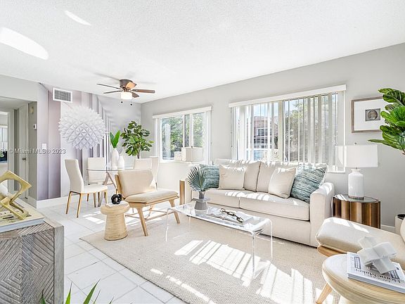 2nd image of 335 SW 20th St #1