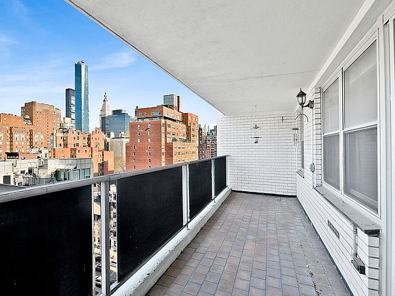 5th image of 205 3rd Ave APT 14H